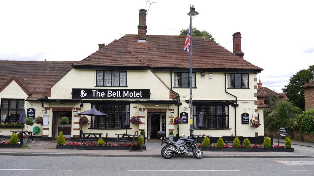 The Bell Motel Codicote Екстериор снимка